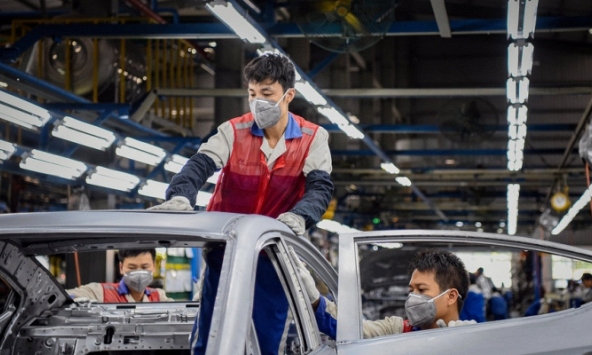 Các doanh nghiệp sản xuất đang nỗ lực tìm kiếm nguồn lao động