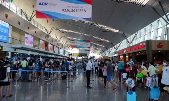 Bộ GTVT đề xuất người chưa tiêm vaccine vẫn được đi máy bay, tàu xe bình thường