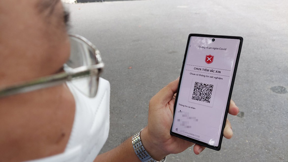 Đề nghị đôn đốc các địa phương xử lý phản ánh của người dân về kết quả tiêm chủng