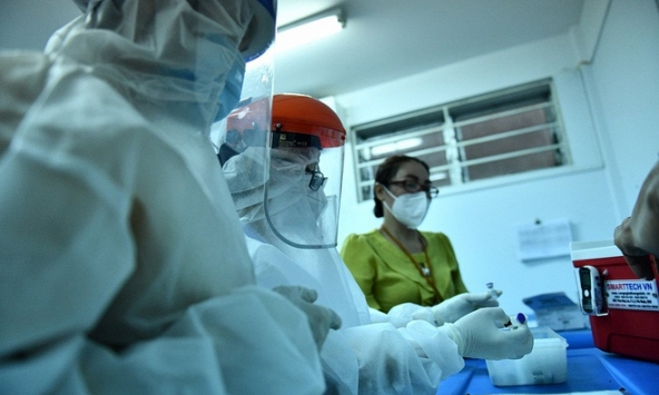  Sở Y tế TPHCM nói gì về việc chỉ đạo khẩn tạm ngừng tiêm một lô vaccine Pfizer?