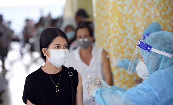 Bộ Y tế đề nghị các tỉnh thành đẩy nhanh tiến độ tiêm vắc xin 