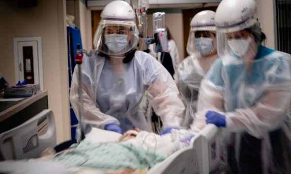 Mỹ vượt mốc 700.000 chết vì Covid-19