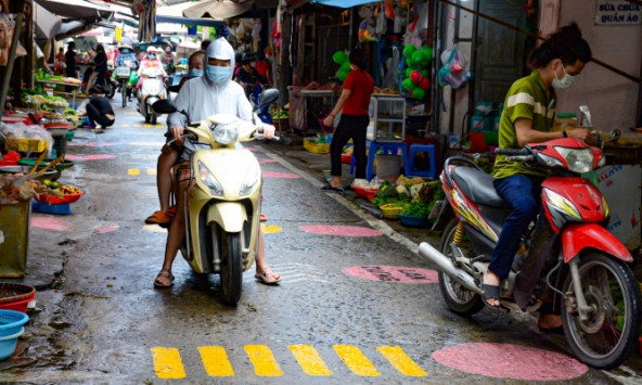 Đi chợ “đúng màu” ở Hà Nội