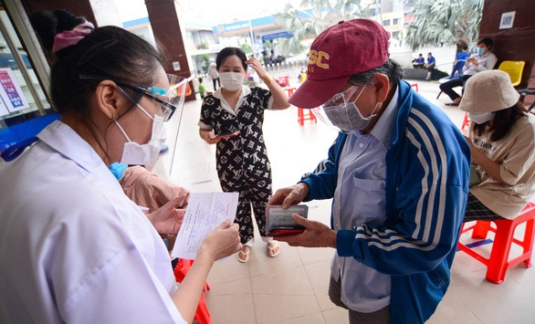 Hơn 157.000 người đã về quê, hơn 1.000 người dương tính