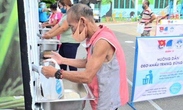 ATM gạo Khánh Hòa - Hành trình trái tim: Trên 40 tấn gạo nghĩa tình được trao đến hàng ngàn hộ dân khốn khó
