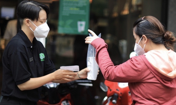 TP.HCM chưa cho phép mở lại dịch vụ ăn uống tại chỗ 
