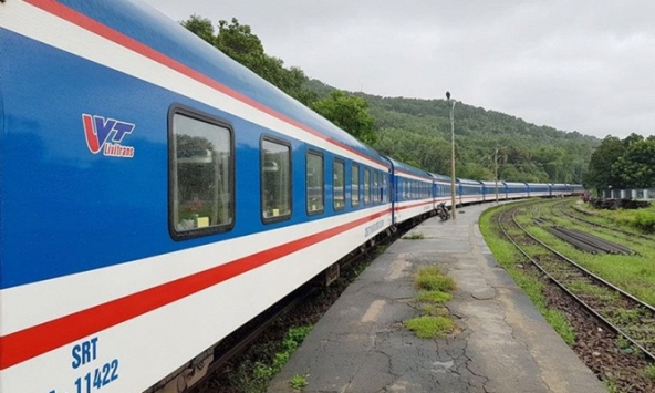 Tàu khách chính thức chạy lại từ 13/10