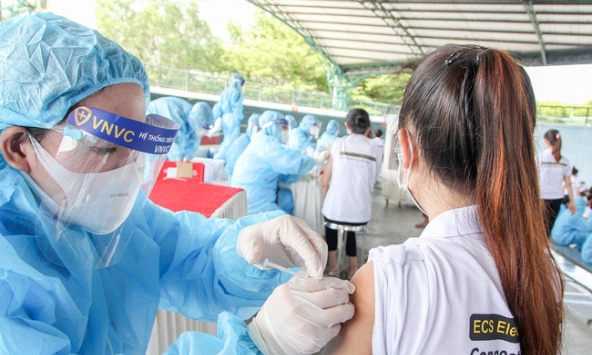 Vì sao Việt Nam khó tiếp cận vaccine?