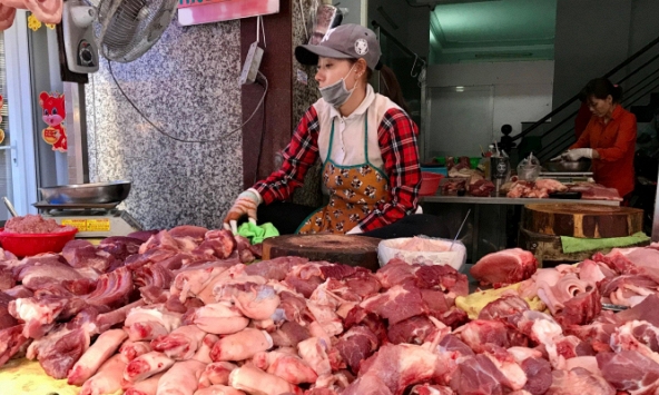 'Giá thịt heo về tay người dùng bị “ăn dày” bởi khâu trung gian'