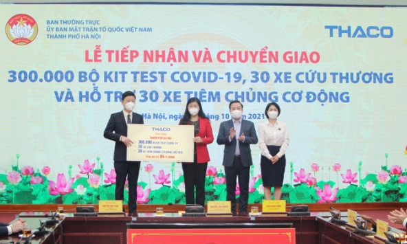 Ô tô Trường Hải trao tặng TP Hà Nội vật tư và phương tiện y tế lên tới 84 tỷ đồng