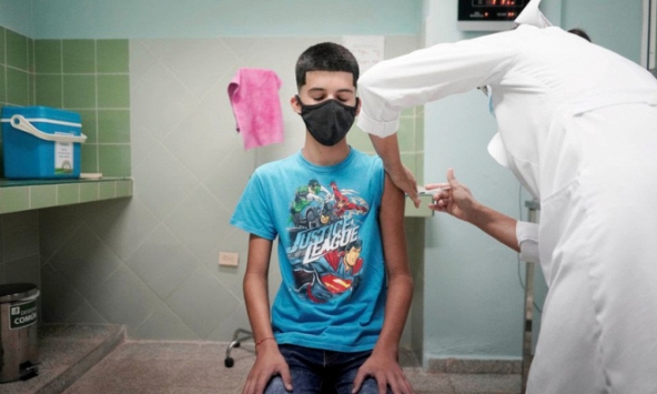 Phát hiện mới về các tác dụng phụ của Pfizer, Moderna và AstraZeneca