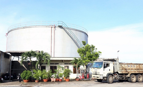 Khám xét khẩn cấp công ty xăng dầu lớn nhất tại Vũng Tàu, bắt giữ giám đốc để điều tra