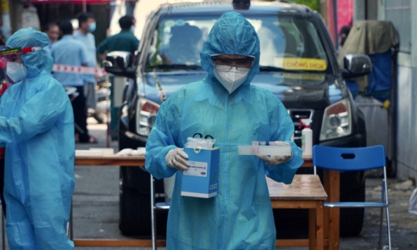 Chính phủ đề xuất dùng ngân sách thanh toán tất cả chi phí điều trị bệnh nhân COVID-19