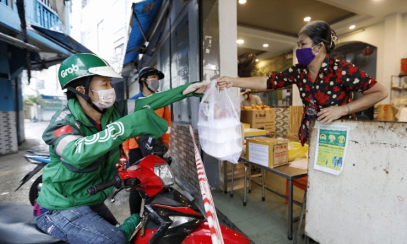 TP.HCM sẽ mở lại dịch vụ ăn uống tại chỗ ở một số khu vực sau 25/10