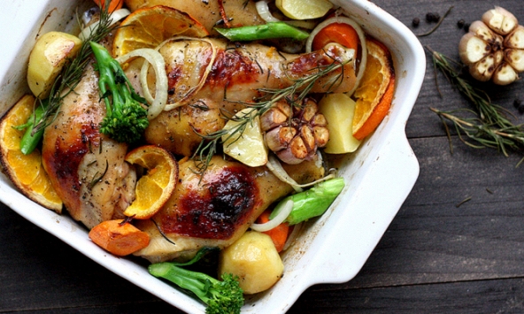 Đùi gà nướng rau củ vàng ươm, thơm ngọt ngày thu