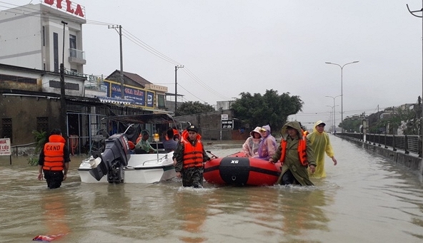 Huy động 3.000 cán bộ, chiến sĩ và trên 270 phương tiện ứng phó với áp thấp nhiệt đới