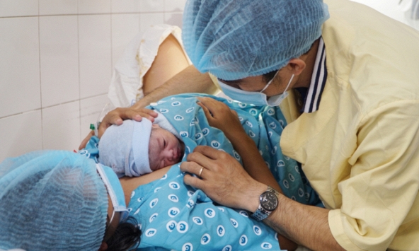 Đề xuất sinh con tại TP.HCM, Bình Dương, Vũng Tàu... được thưởng tiền