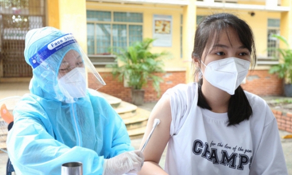 TPHCM bắt đầu tiêm vắc-xin Covid-19 cho 1.500 học sinh