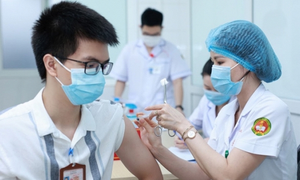 Bộ Y tế đề nghị các địa phương lên kế hoạch tiêm nhắc lại mũi 3, 4 vắc-xin Covid-19