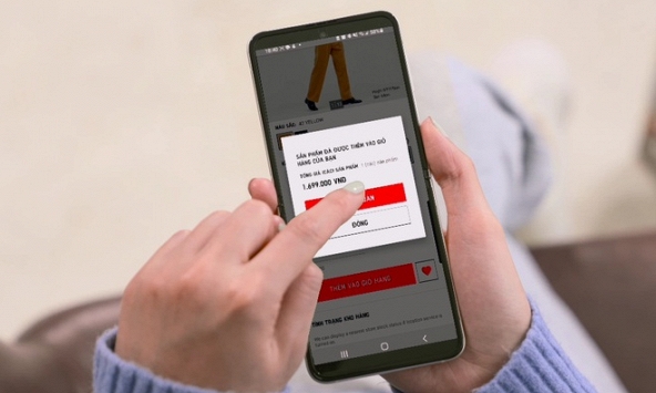 UNIQLO đã thay đổi cách kinh doanh, bắt đầu bán hàng trực tuyến tại Việt Nam