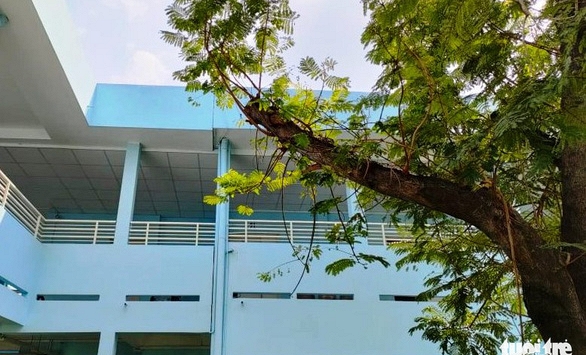 Nuôi vợ điều trị bệnh hậu Covid-19 ở bệnh viện, chồng chích điện giết chết vợ rồi tự tử