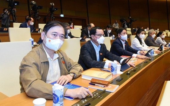 Quốc hội quyết chỉ tiêu tăng trưởng GDP năm 2022 ở mức 6-6,5%