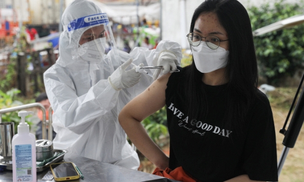 Vì sao nên tiêm mũi vaccine Covid-19 thứ ba?