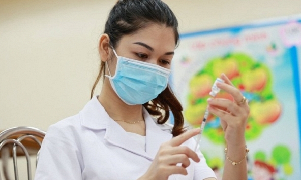 Cấp bách bao phủ vaccine, địa phương nào chậm trễ phải chịu trách nhiệm