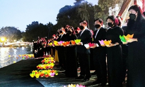 Tưởng niệm hơn 23.000 đồng bào tử vong vì đại dịch Covid-19