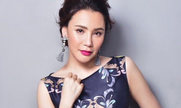 Những nghệ sĩ nổi tiếng lặng lẽ rút khỏi showbiz để làm giáo viên