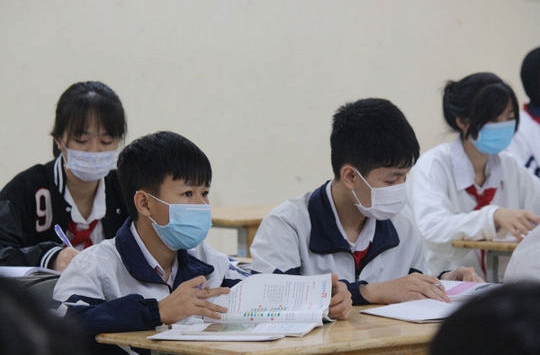 Học sinh ngoại thành Hà Nội phấn chấn trở lại trường lớp