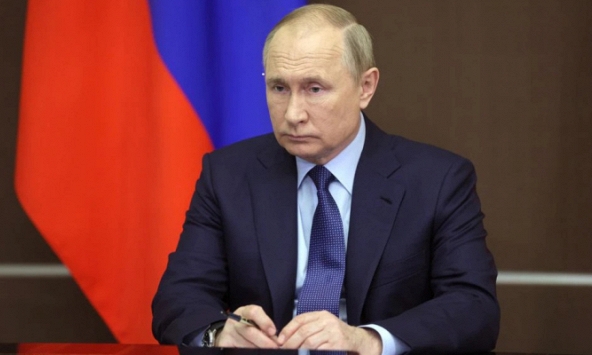 Tổng thống Nga Putin thử vaccine Covid-19 dạng xịt