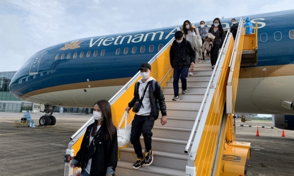 Vì sao các hãng hàng không chưa mở bán vé máy bay Tết?