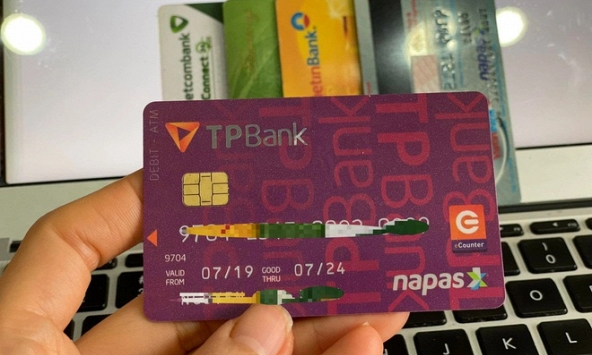 Vì sao thẻ từ ATM bị 'khai tử' sau ngày 31/12?