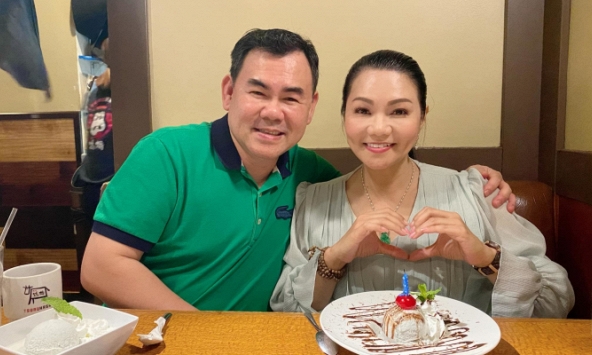 Hôn nhân hạnh phúc gần 2 thập kỷ của 'ngôi sao cải lương' Ngọc Huyền