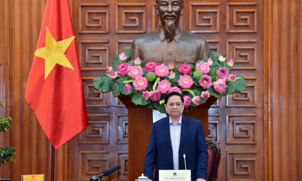 Thủ tướng yêu cầu sản xuất bằng được thuốc và vaccine COVID-19 trong nước