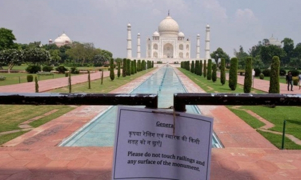 Dịch Covid-19 bùng phát đe dọa cơ hội phục hồi ngành du lịch