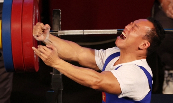 Đô cử Lê Văn Công lần thứ 2 giành Huy chương Bạc Giải vô địch cử tạ thế giới