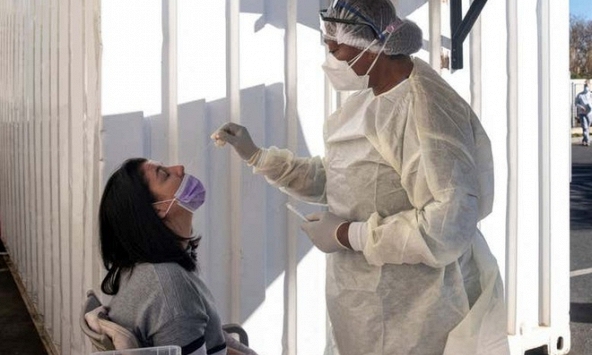 Vị bác sĩ đầu tiên cảnh báo biến thể Omicron