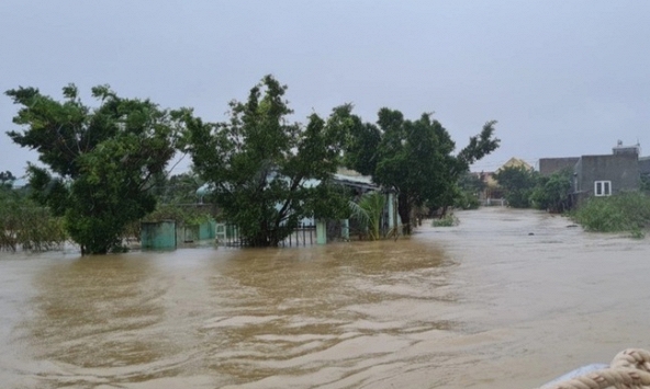 Bình Định ngập lụt nặng, 3 người chết và mất tích