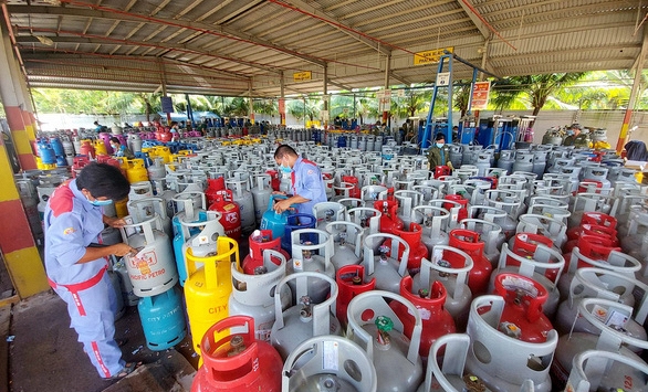 Giá gas giảm 24.000 đồng từ ngày 1-12