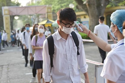 Chỉ học sinh lớp 12 của Hà Nội đi học trực tiếp từ ngày mai