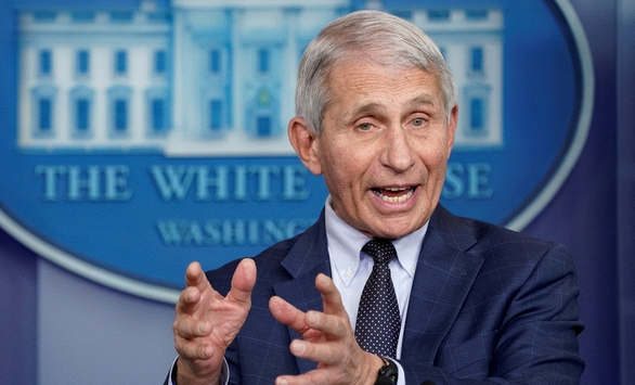 Chuyên gia bệnh truyền nhiễm ở Mỹ: Biến thể Omicron có thể ít nguy hiểm hơn Delta