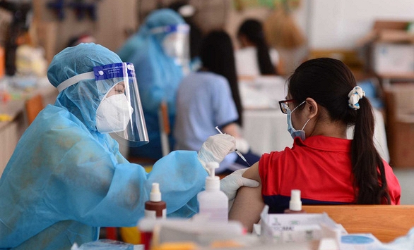 TP.HCM tiêm mũi 3 vắc xin COVID-19 từ 10-12