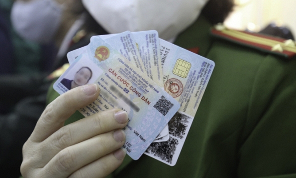 Bộ Công an nói gì về việc người dân làm thẻ căn cước vài tháng chưa được nhận?