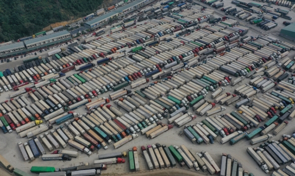 15-20 ngày nữa mới xuất hết hàng nghìn xe hàng mắc kẹt cửa khẩu Tân Thanh