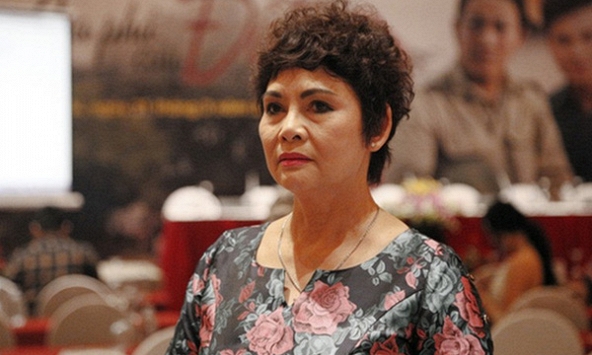 NSND Minh Châu U70 nổi tiếng mát tay buôn đất