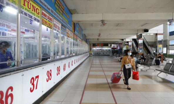 Vé xe tàu Tết, mở bán mà không ai mua