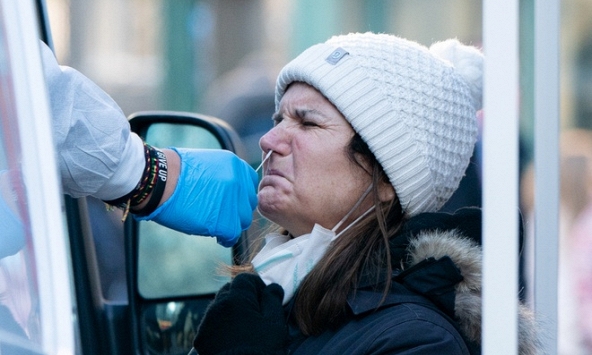 CDC Mỹ: Người nhiễm Omicron có thể phát bệnh và lây cho người khác chỉ sau 3 ngày