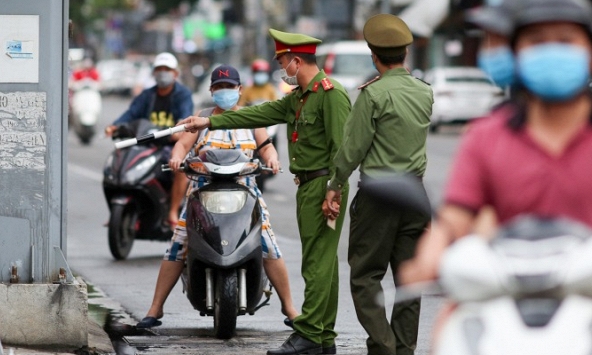 Từ 1/1/2022, người không đội mũ bảo hiểm bị phạt đến 600.000 đồng